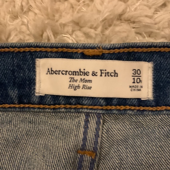 Abercrombie & Fitch The Mom High Rise Jeans - Picture 4 of 4